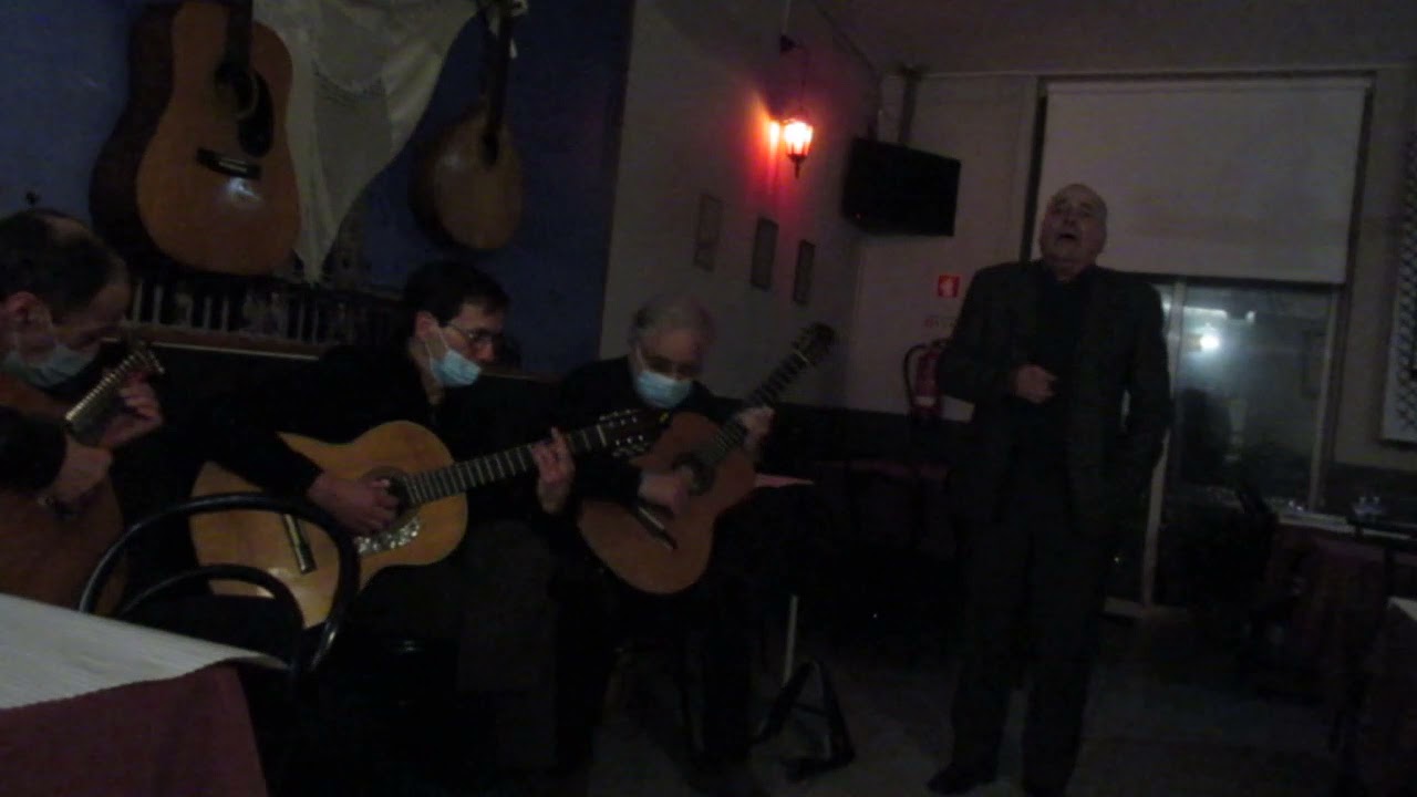 ADRIANO FERREIRA FADO  PRESENTE EM RESTAURANTE GUITARRA FADO AO PADR&Atilde;O , PORTO  ,
