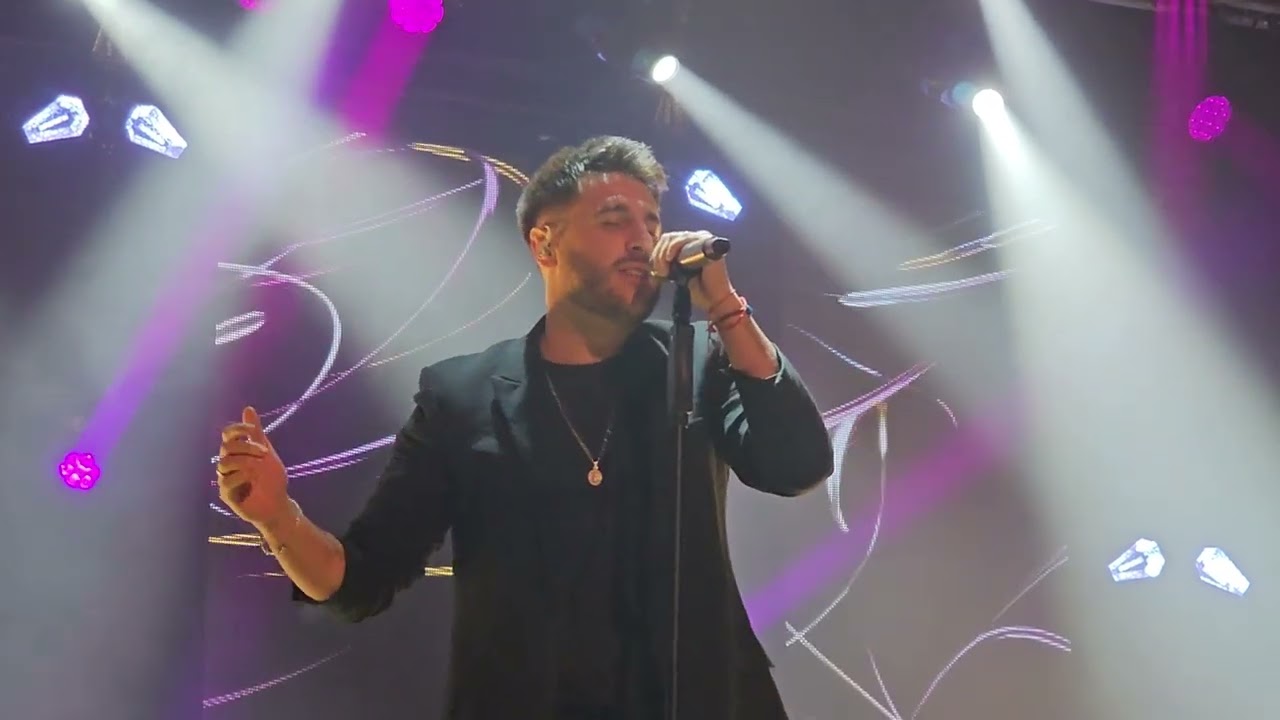 'Hoy no estás sola' - Antonio José // Concierto en Granada