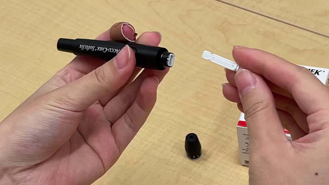 Accuchek FastClix + SoftClix Demo (Spanish with titles)
