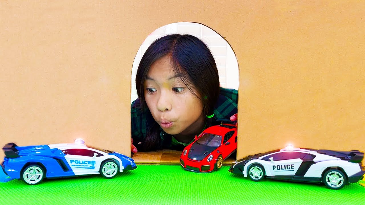 Wendy y Alex Juegan Con Autos Para Niños | Juguetes de Coches Para Niños