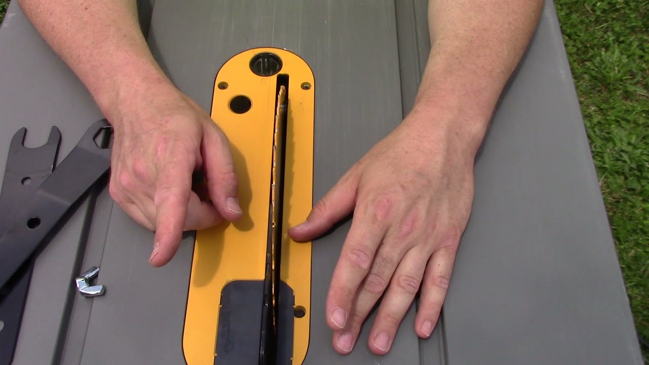 Changing The Blade In A Dewalt Table Saw