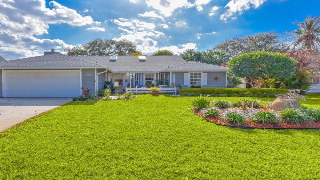 7886 SE Trenton Avenue, Hobe Sound, FL Presented by Lisa LeRose.