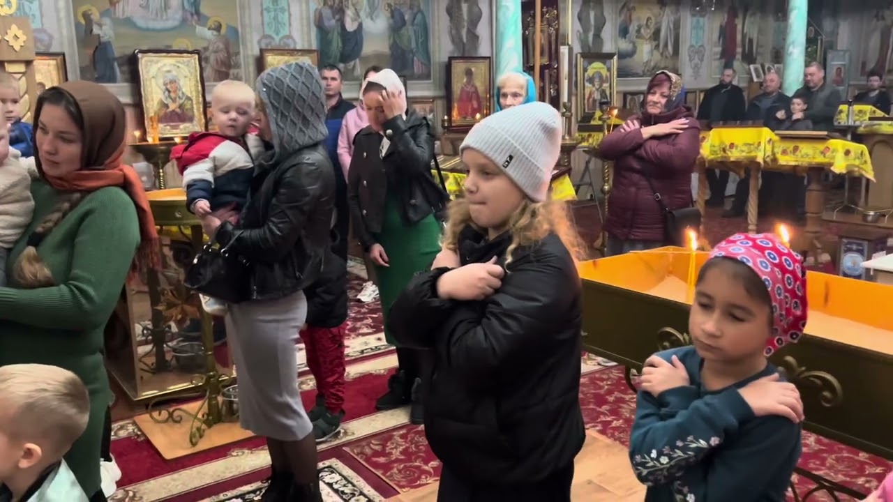 🔹Божественна літургія у день Іверської ікони Божої Матері.