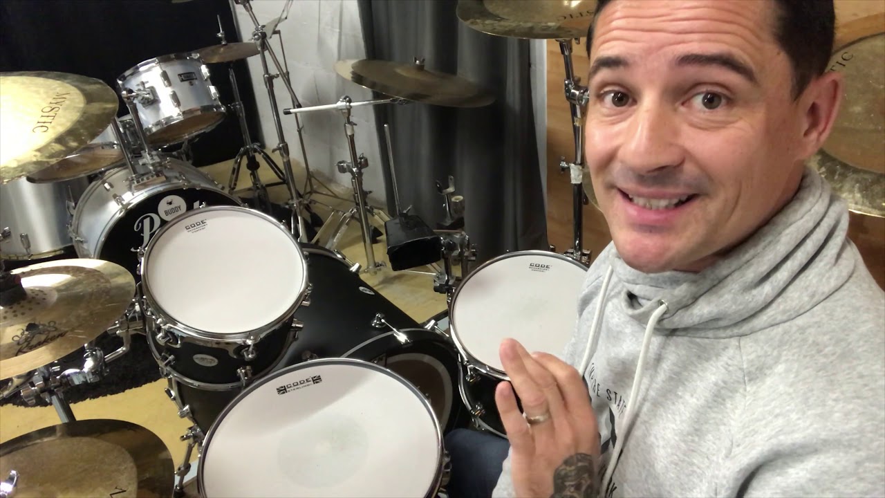 #25 LE CHACHACHA à la batterie sur Oye como va
