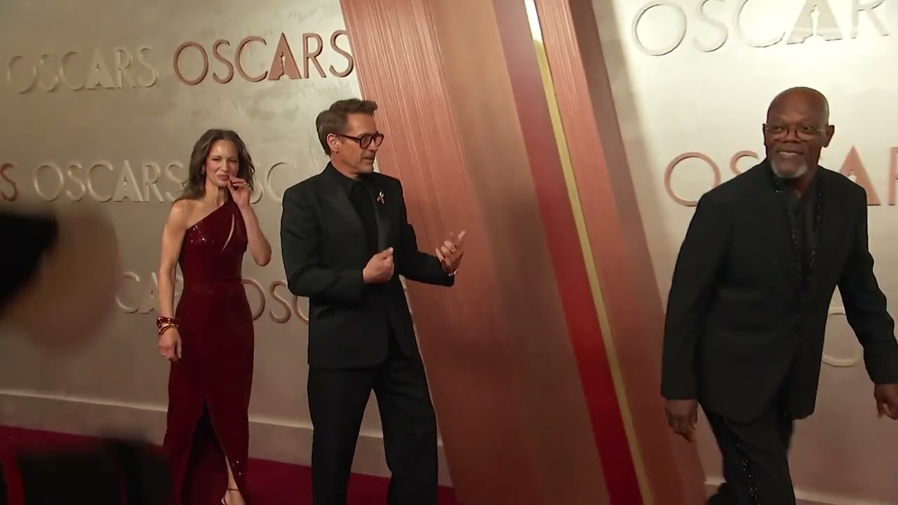 Samuel L. Jackson and Robert Downey Jr. reunite at the #Oscars