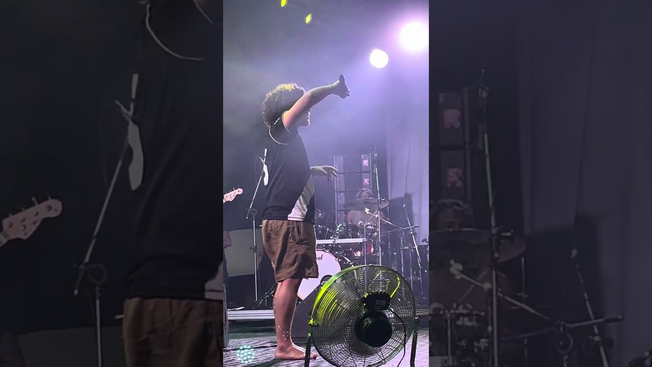 CHICO CHICO canta “Menino bonito” no Fasc 2025