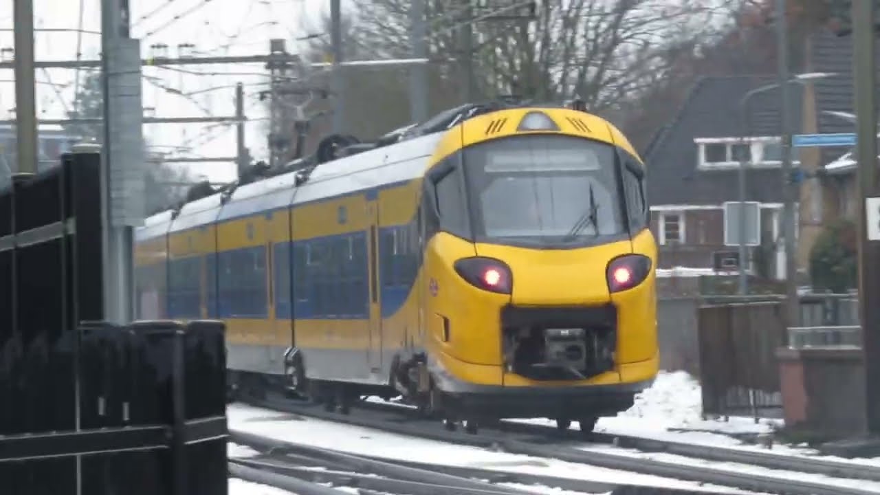 Treinen op Hilversum in de sneeuw 2026