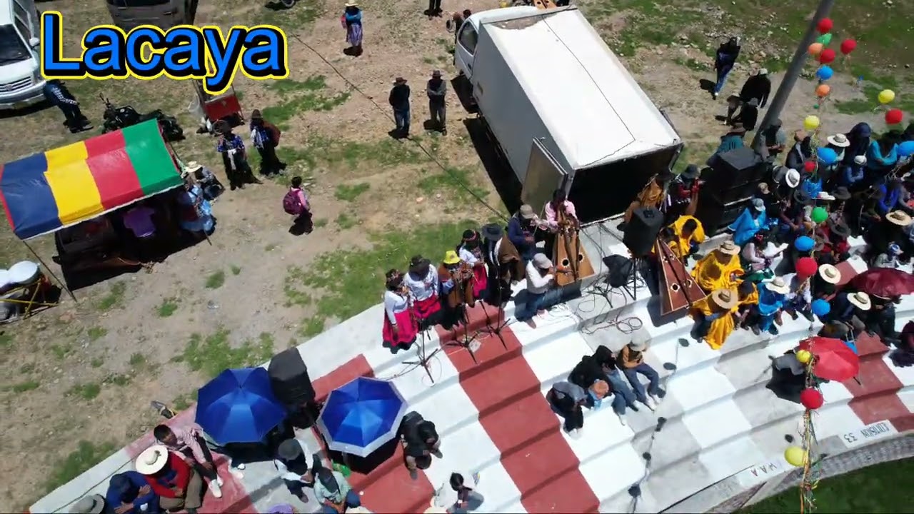 La Comparsa de Lacaya llena de color y alegría el ruedo, celebrando nuestros carnavales.
