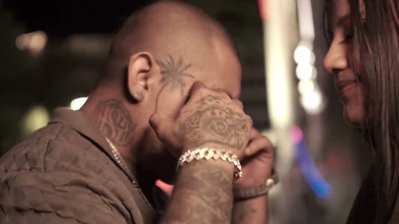 @ElReghosg ''CUANDO LA MIRE'' (VIDEO OFFICIAL) Ft @Macfreddymx x @younggio996
