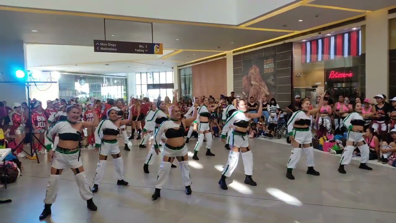 @met live mall / zmoms