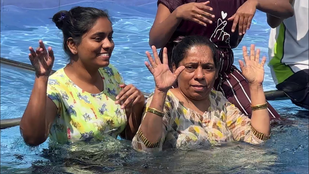 Mom & Sister Goes First Time in SWIMMING POOL