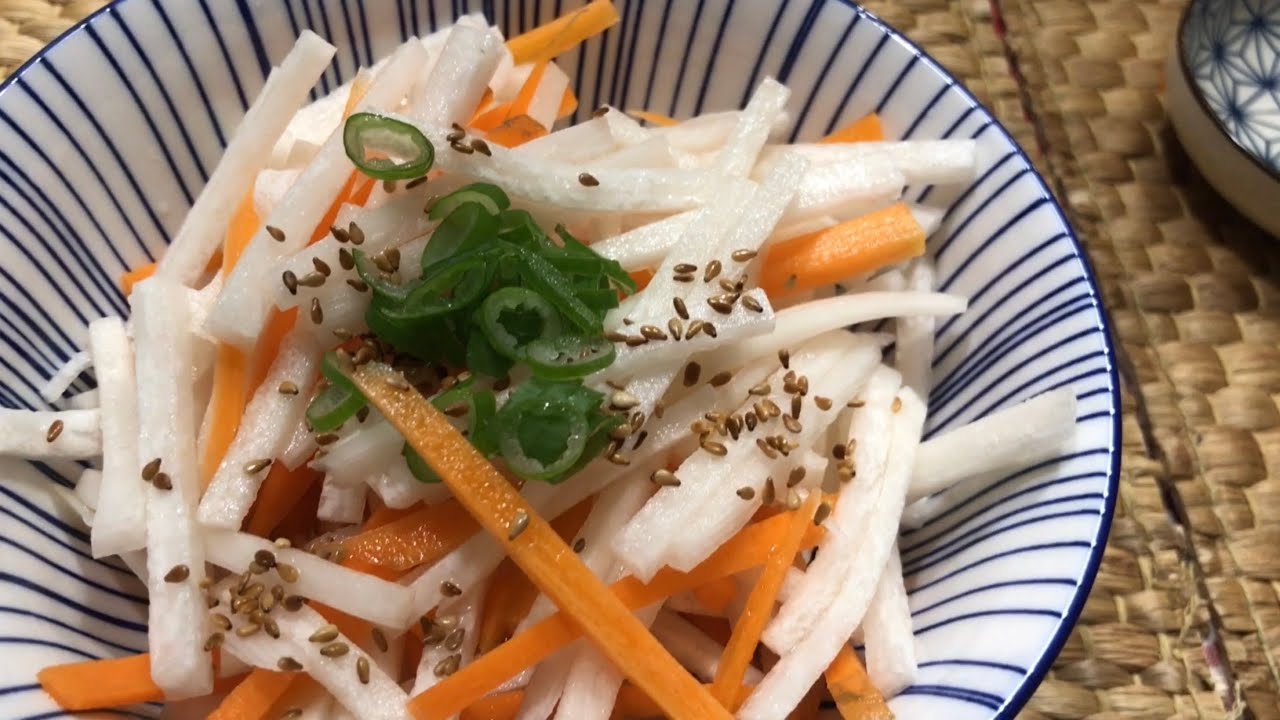 Insalata di daikon e carota. [Namasu ~ Musangchae ~ Do chua]