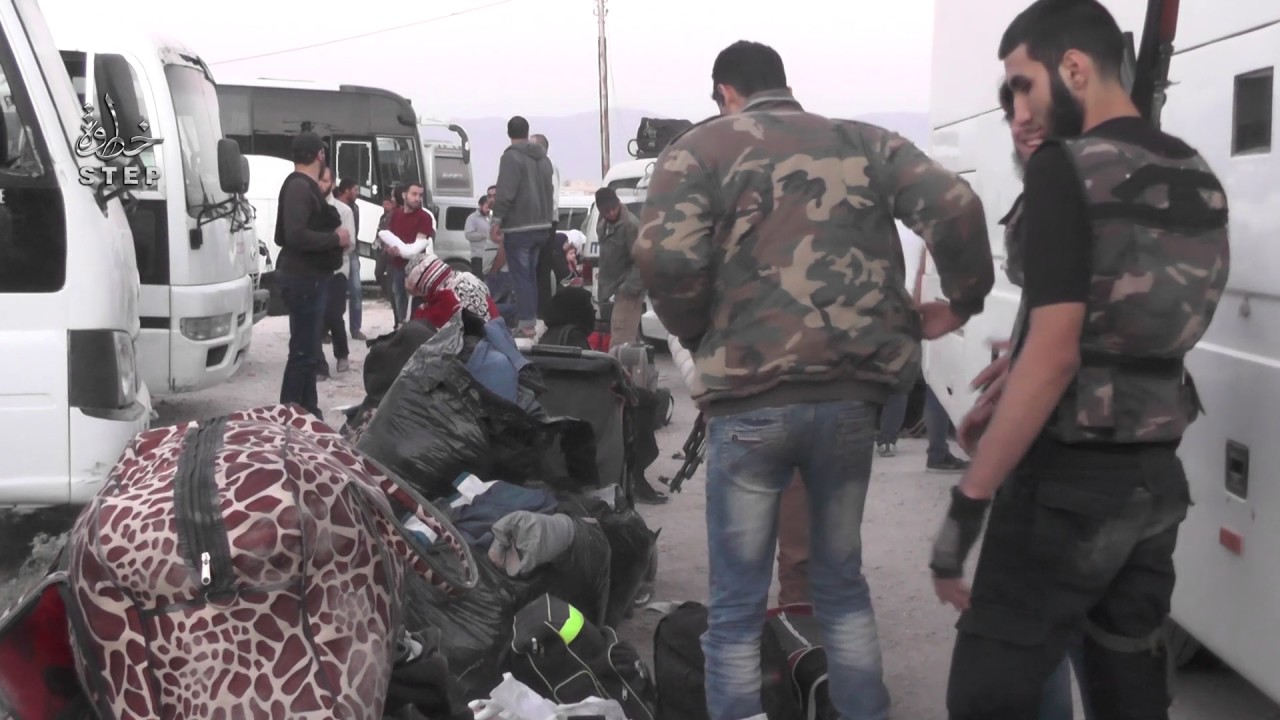 خطوة || لحظة وصول مقاتلي قدسيا والهامة الى بلدة قلعة المضيق في ريف حماة الغربي