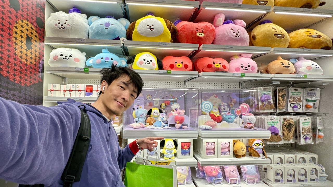 Souvenir Shopping in Myeongdong, Seoul!