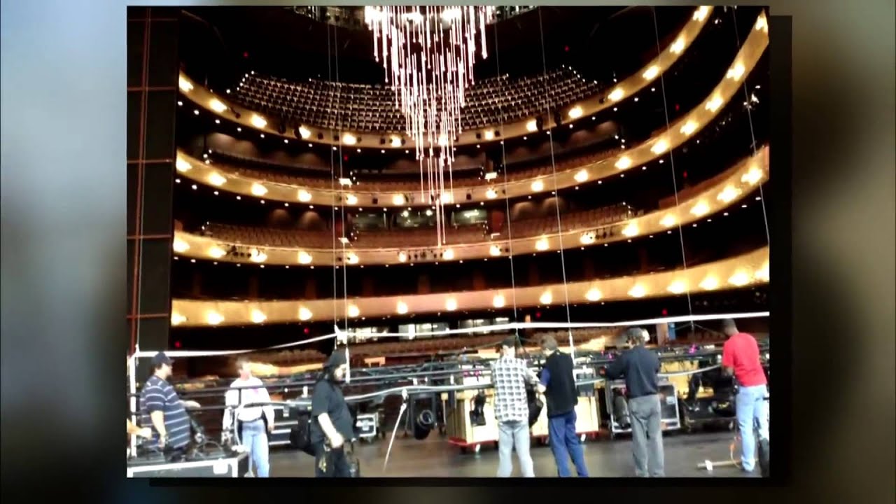 Humanizing technology with opera-singing robots