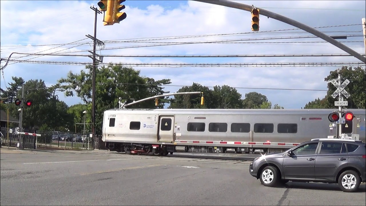Nassau Boulevard Railroad Crossing (South Side), Garden City, NY