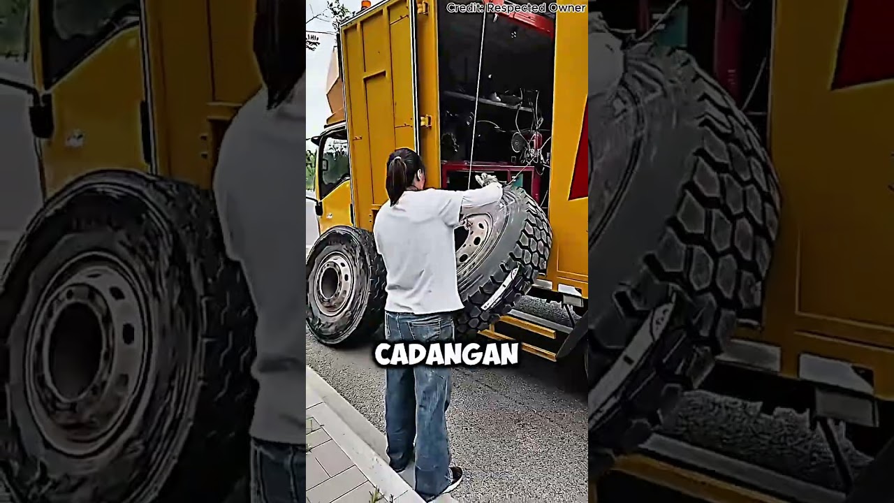 Cewek Ini Ganti Ban Sendiri di Jalan! 😱