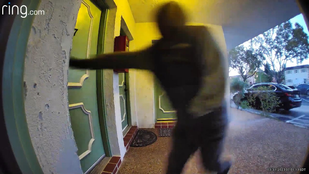 Cops Looking for Man Who Followed Woman Into Home