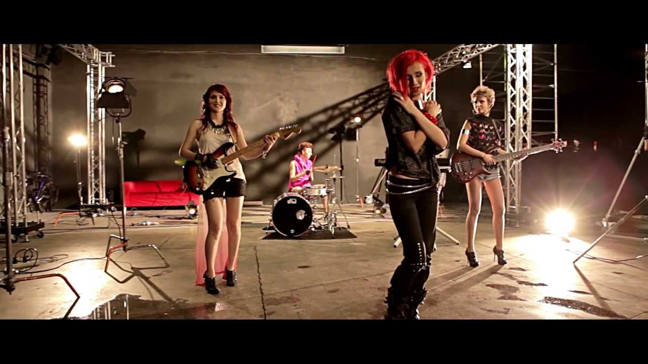 Blaxy Girls Mi-e Dor [OFFICIAL VIDEO 2012]