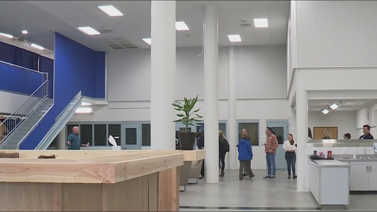 Portland mayor launches 50-bed pilot project for addiction recovery