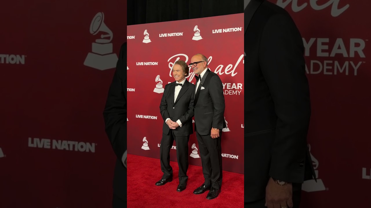 Raphael y Manuel Abud comparten un momento especial en la alfombra roja | 