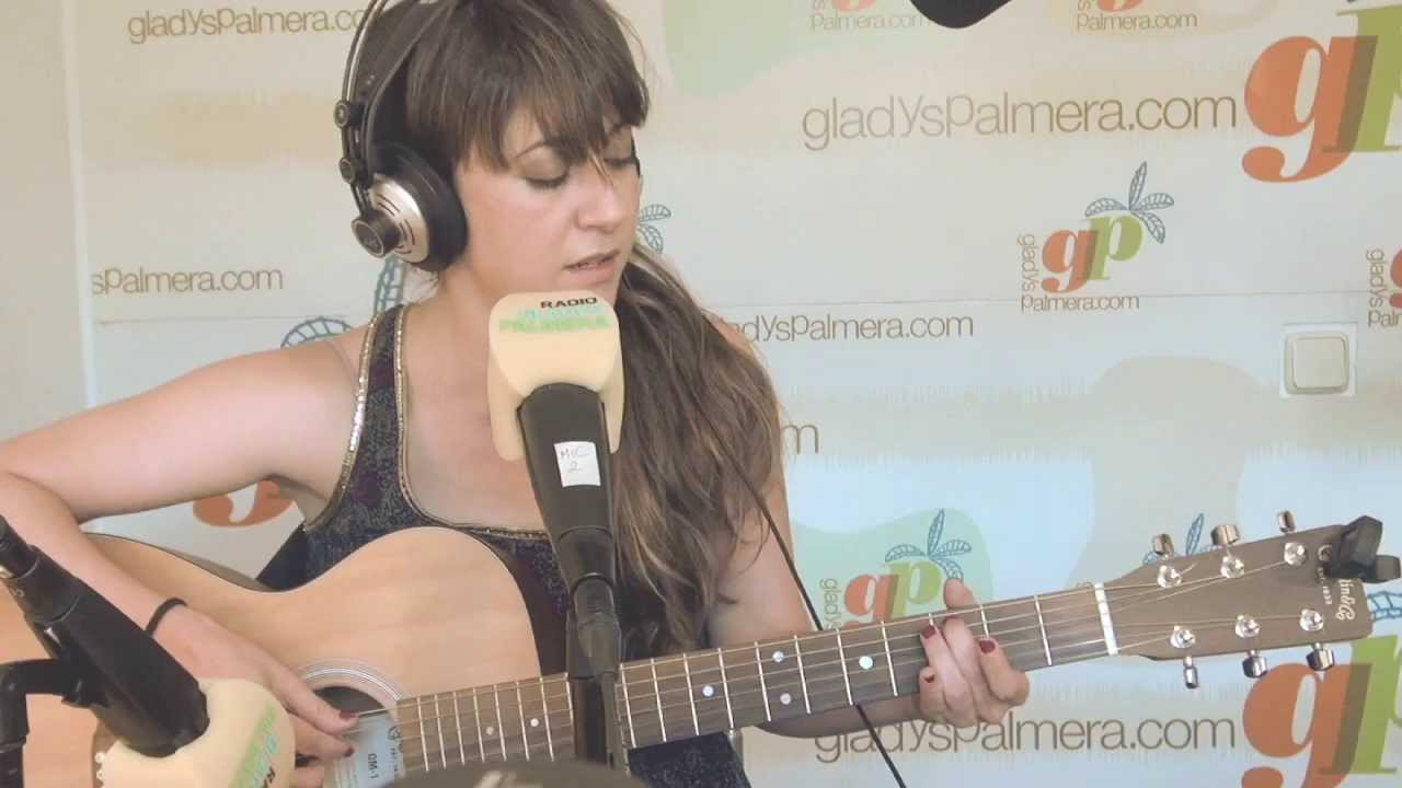 NENA DACONTE - Disparé (Directo acústico estudios Radio Gladys Palmera)