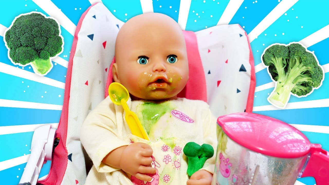 Video con giocattoli. Annabelle mangia da sola. Giochi con le bambole