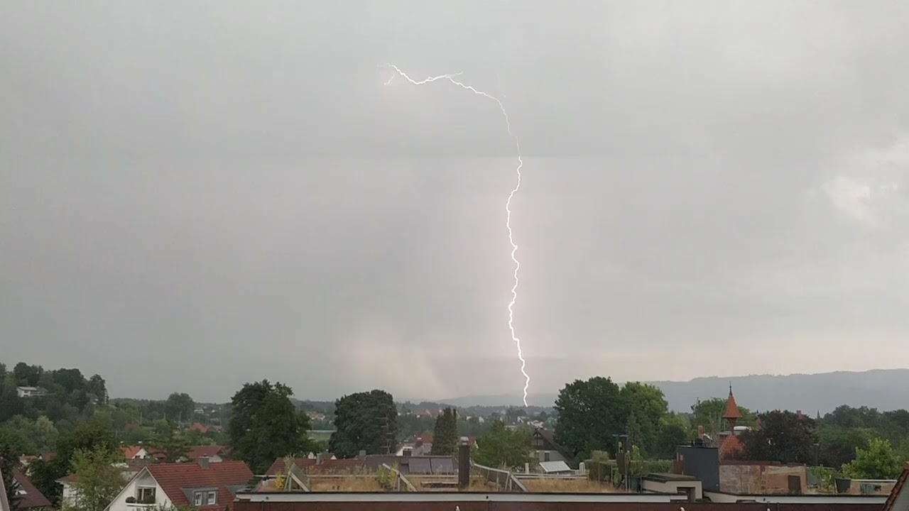 Gewitter am 20.07.2022 mit vielen starken, negativen Erdblitzen im Allgäu von Lindau aus gefilmt.