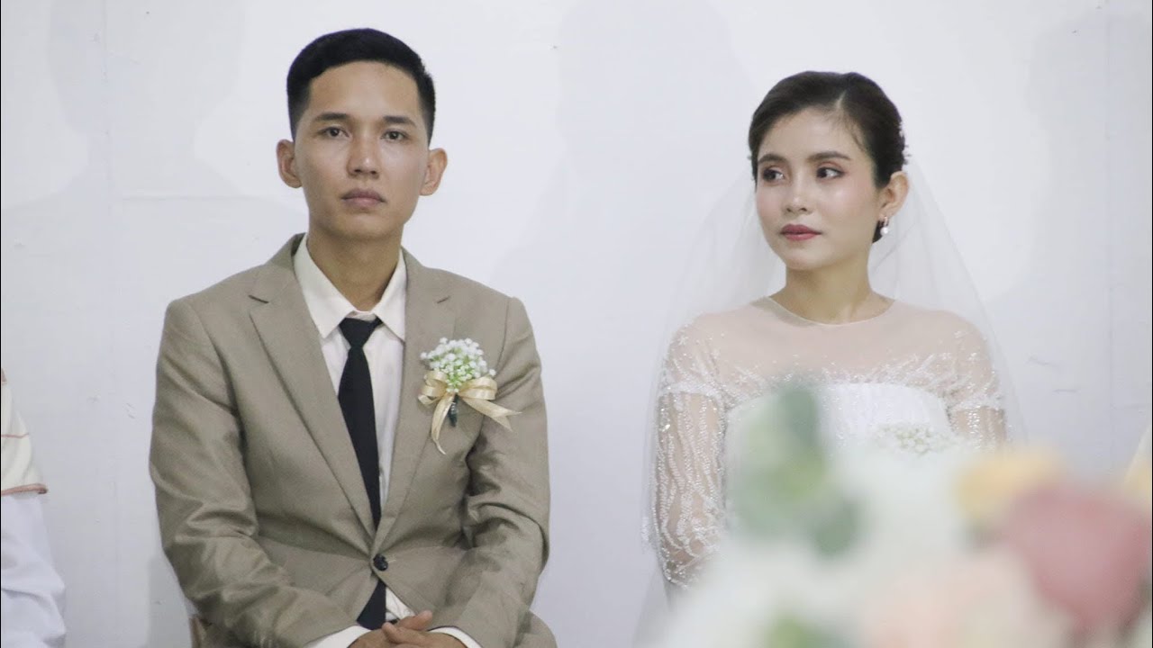 ”God made it to this two couple“ May God bless this family ( Eh Mwee Poe & Eh K’Yaw ) Thank you!