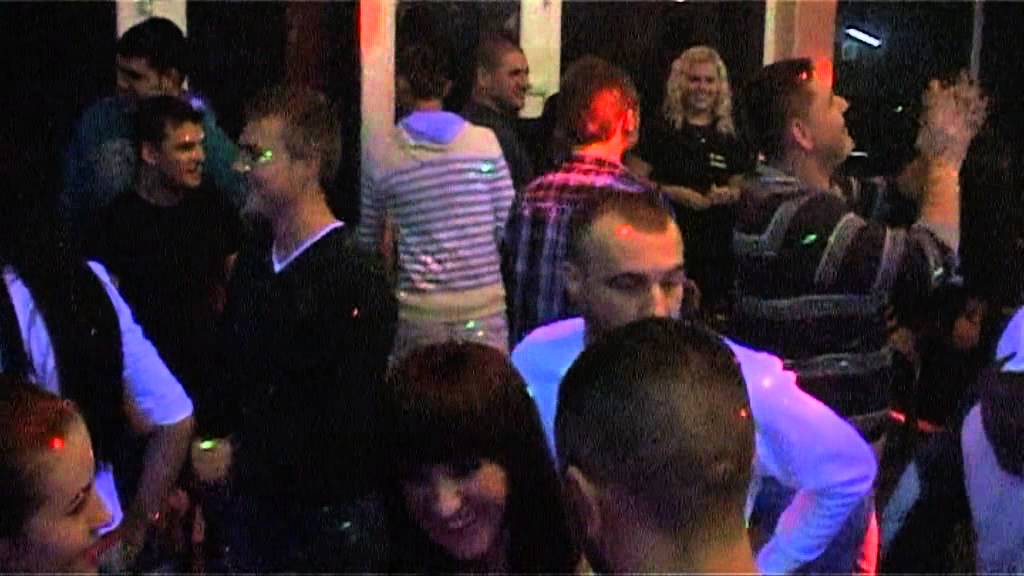 Sermin si Fratii Lupu La Club Karabamboo Palazu mic ) seara cu manele)