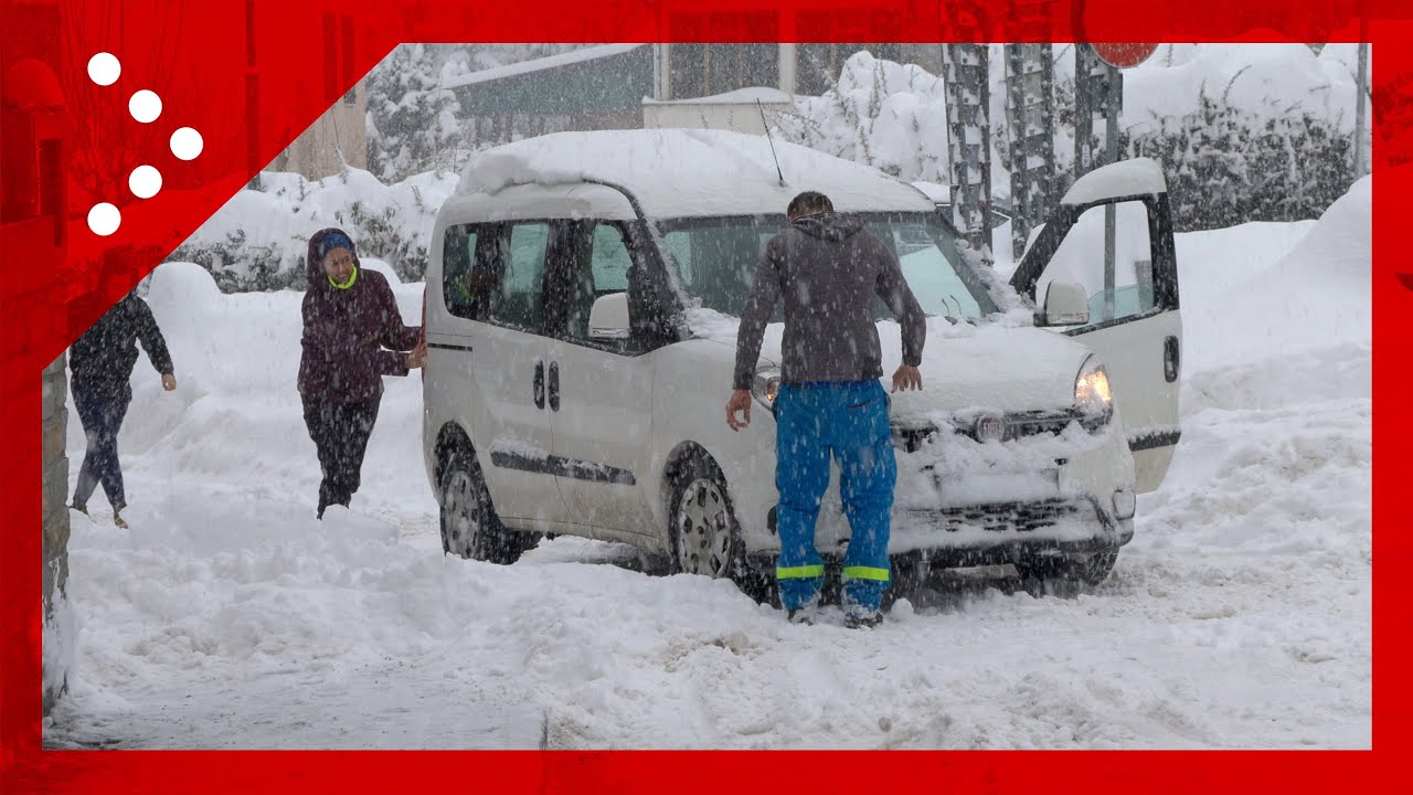Neve, auto in forte difficoltà lungo i tratti in salita a Courmayeur