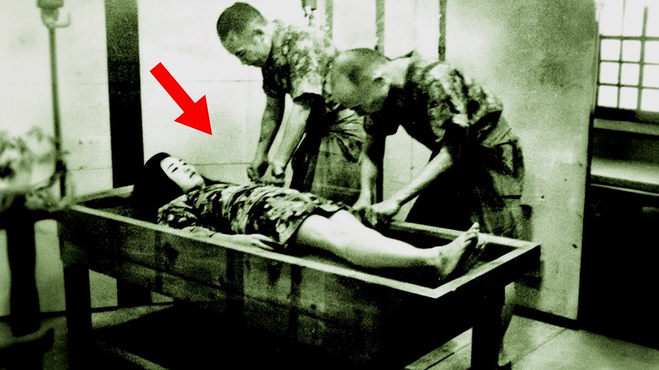 History's Darkest Moments Exposed In These 70 Rare Vintage Photos!