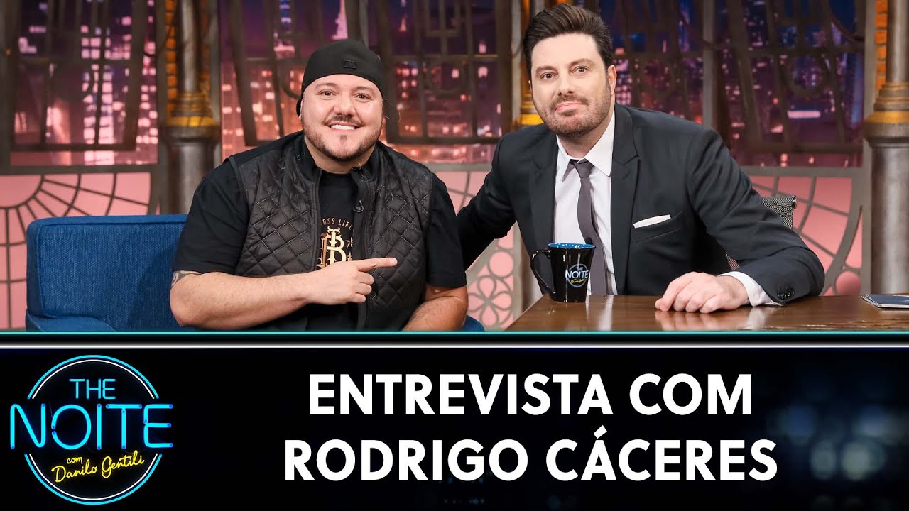 Entrevista com o humorista e locutor Rodrigo Cáceres | The Noite (03/04/23)