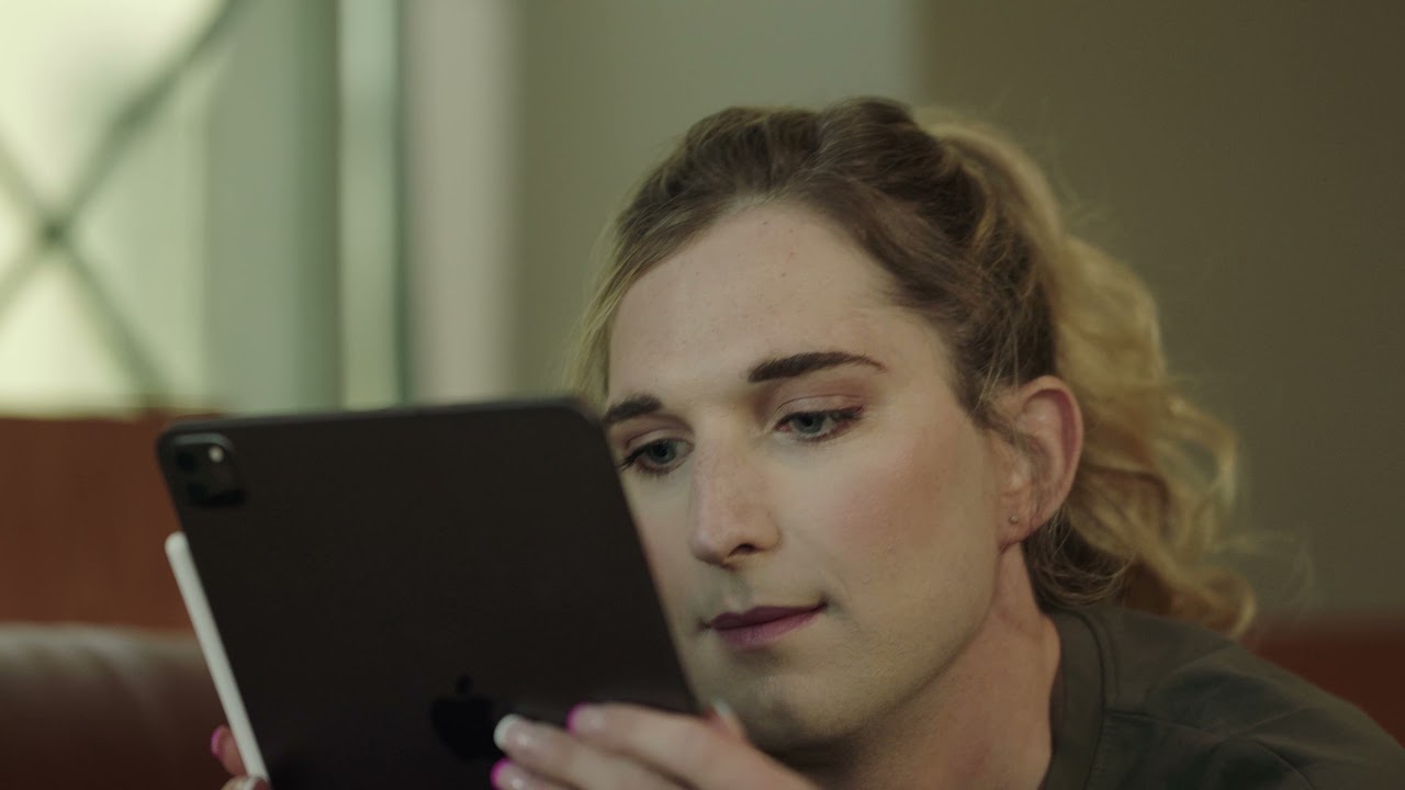 Erfahrungsbericht mit Jessy aus München – Brustaufbau bei Transgender-Patientin mit Mentor®