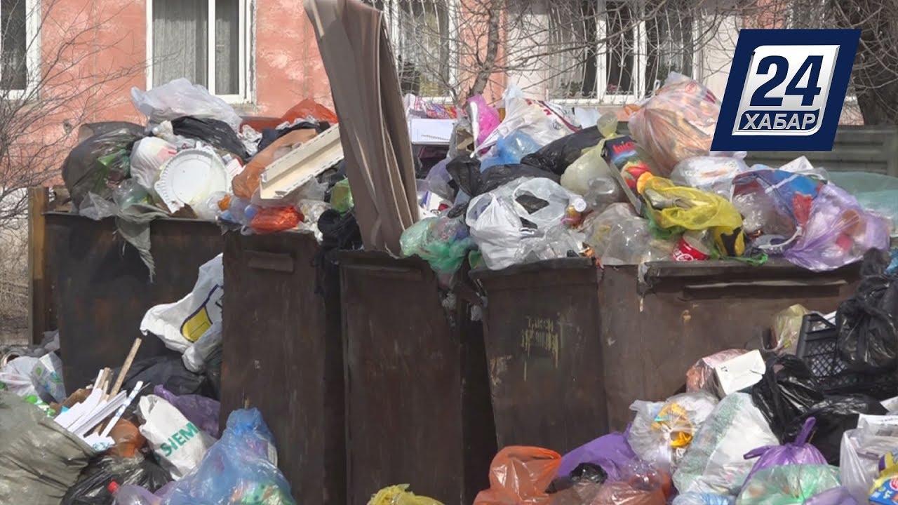 Жители Семея утопают в мусоре