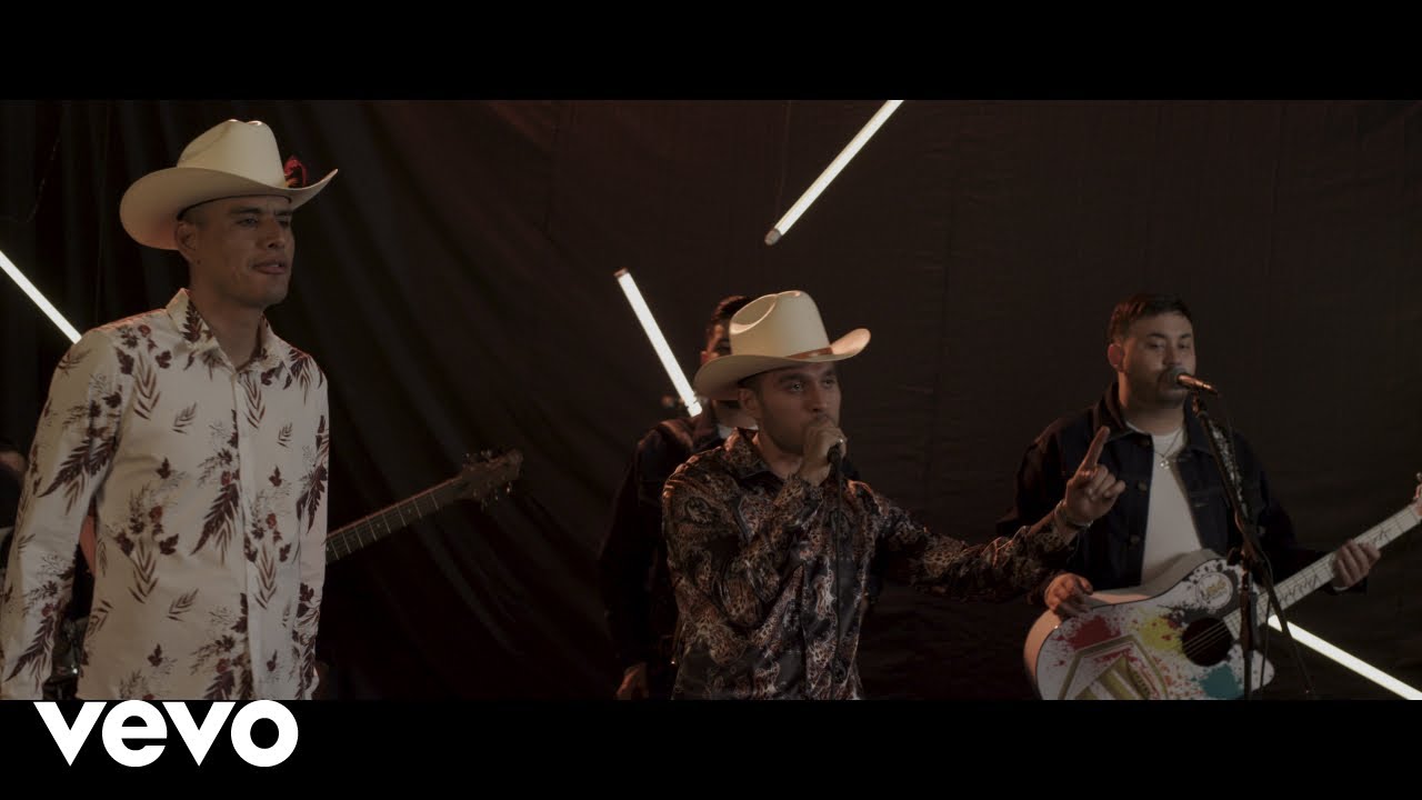 Uziel Payan, Danny Aguilar - La Vida Se Vive Una Vez (En Vivo)