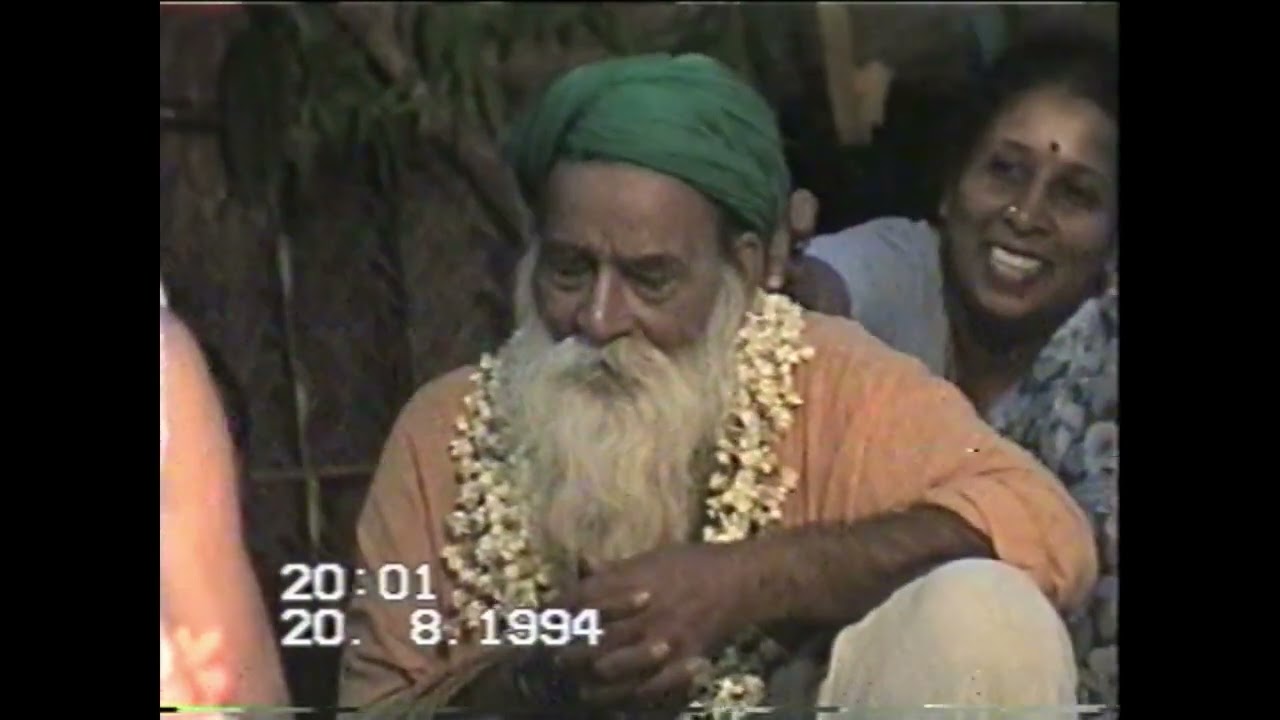 Yogi Ramsuratkumar | Veereshwaraya Namo Namo | Ashram Songs