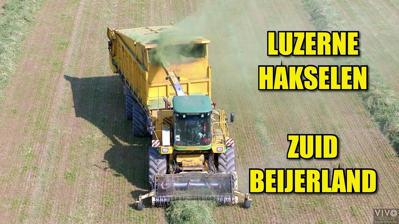 Luzerne hakselen Zuid-Beijerland Hoeksche Waard met CMC Mecure. Mavic 3 Pro 3x shots.