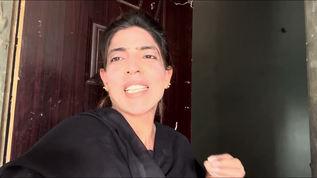 Sonia ne banae paraathe aalu wale / gopal sonia