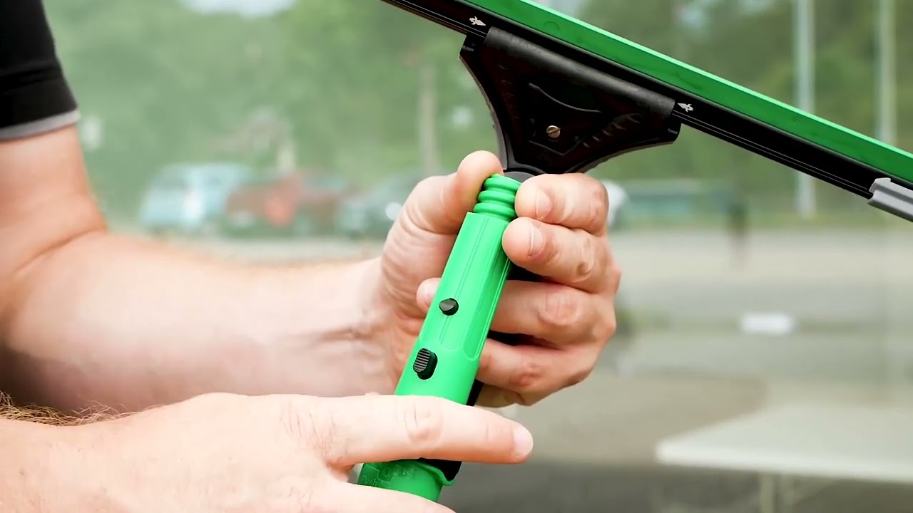 TUTO du nettoyage des vitres avec la gamme de perche UNGER