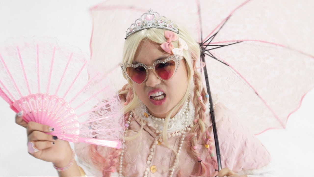 Candy - สีแหบ (Poor Sri) ft.Actiontha (Official Video)