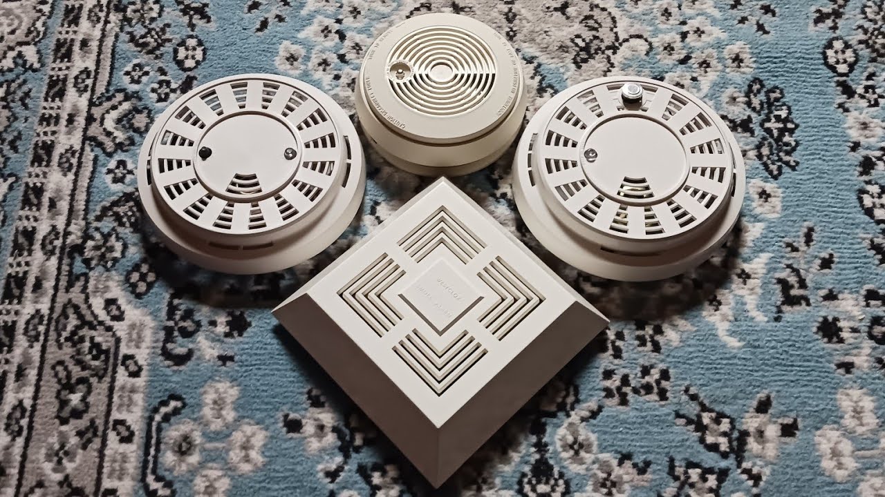 Large vintage smoke alarm unboxing 