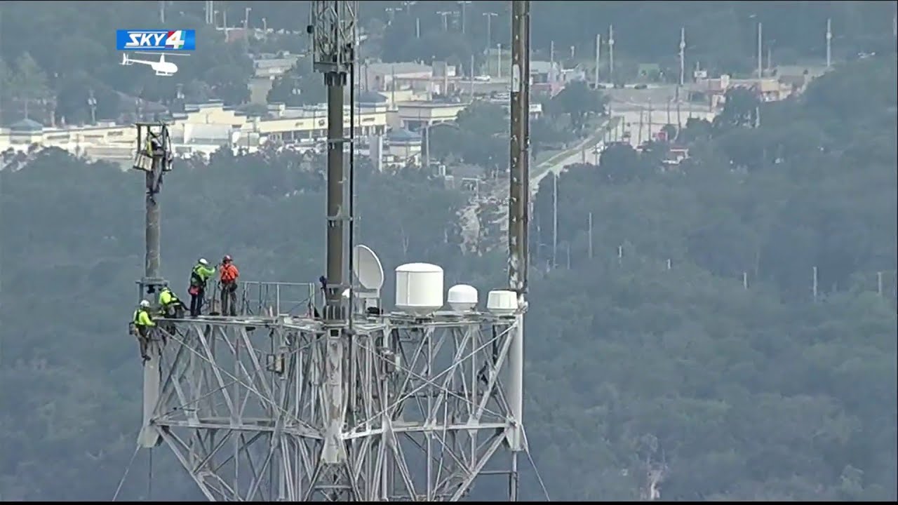 New antenna installed on the Channel 4 tower