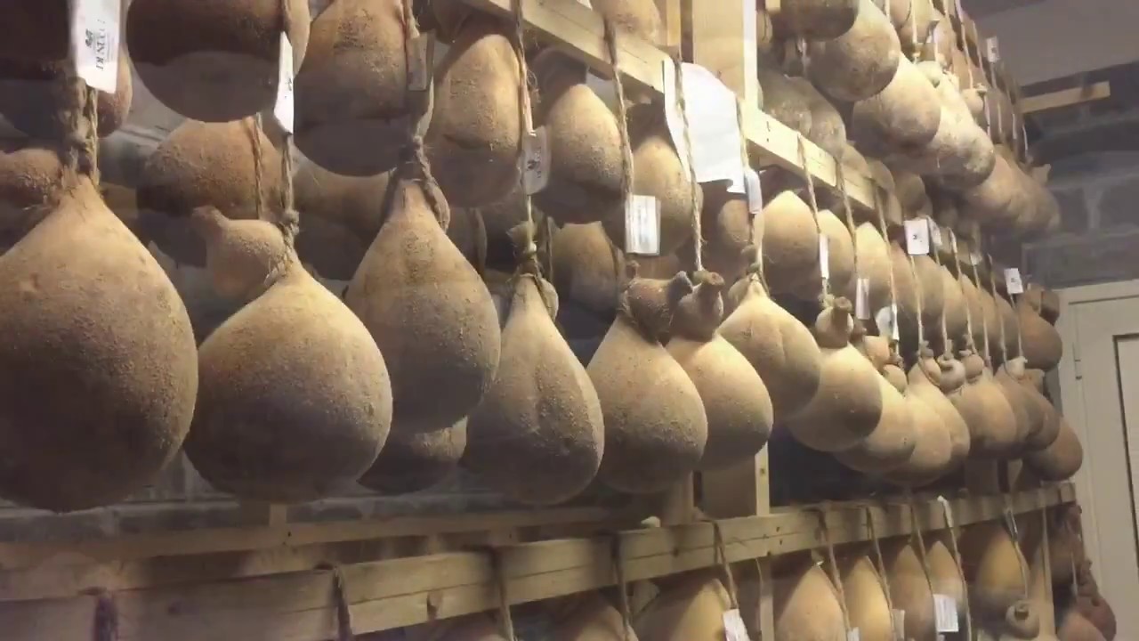 Siciliani Creativi - Come si fa il caciocavallo di Agnone - How caciocavallo cheese is made