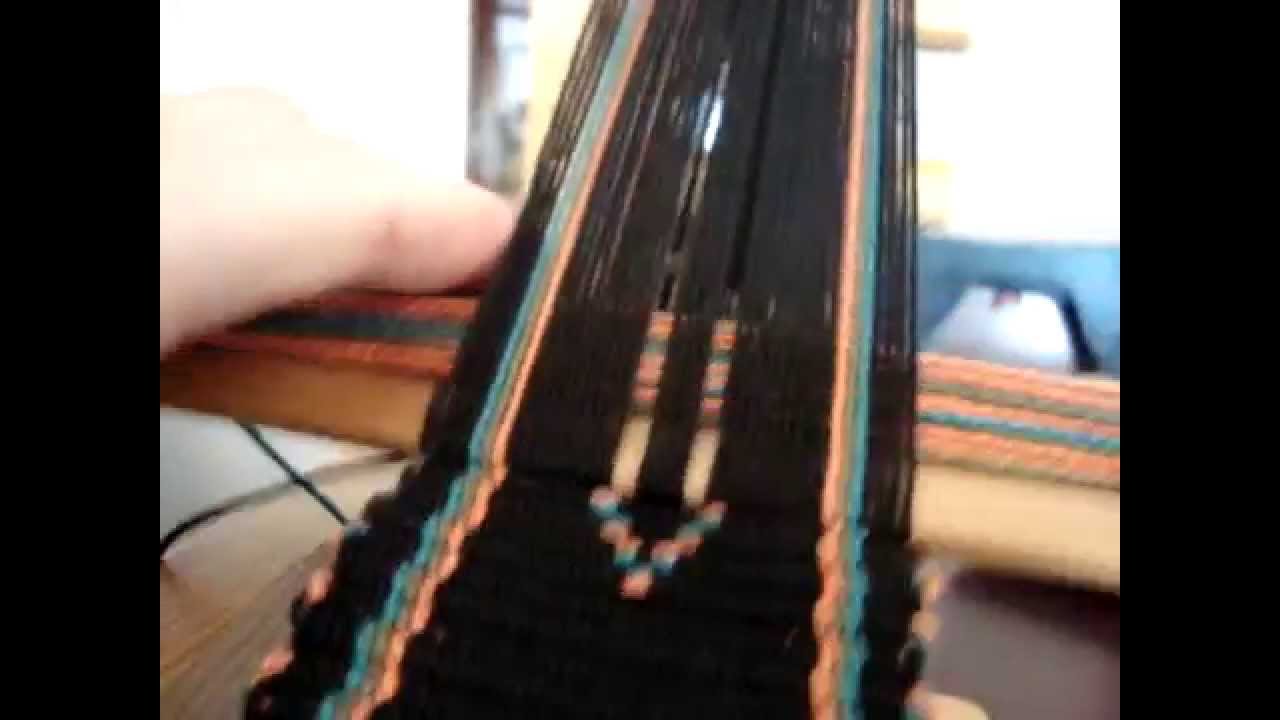 Come tessere a mano dei rombi (diamonds) su una striscia con l'Inkle loom