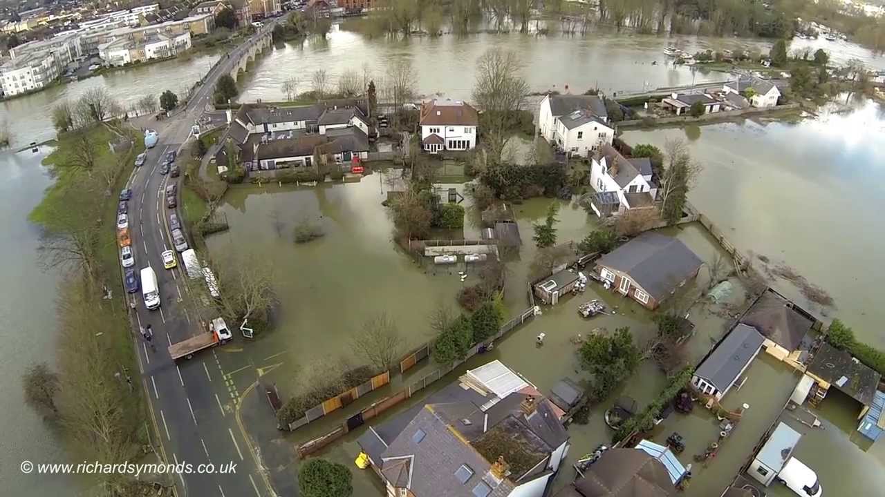 Chertsey flood 2014