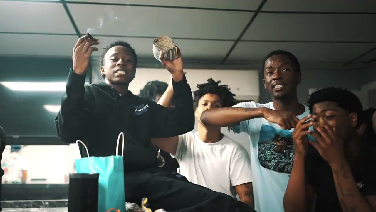 CBG Lil4 - Flippin Packs (Official Music Video)