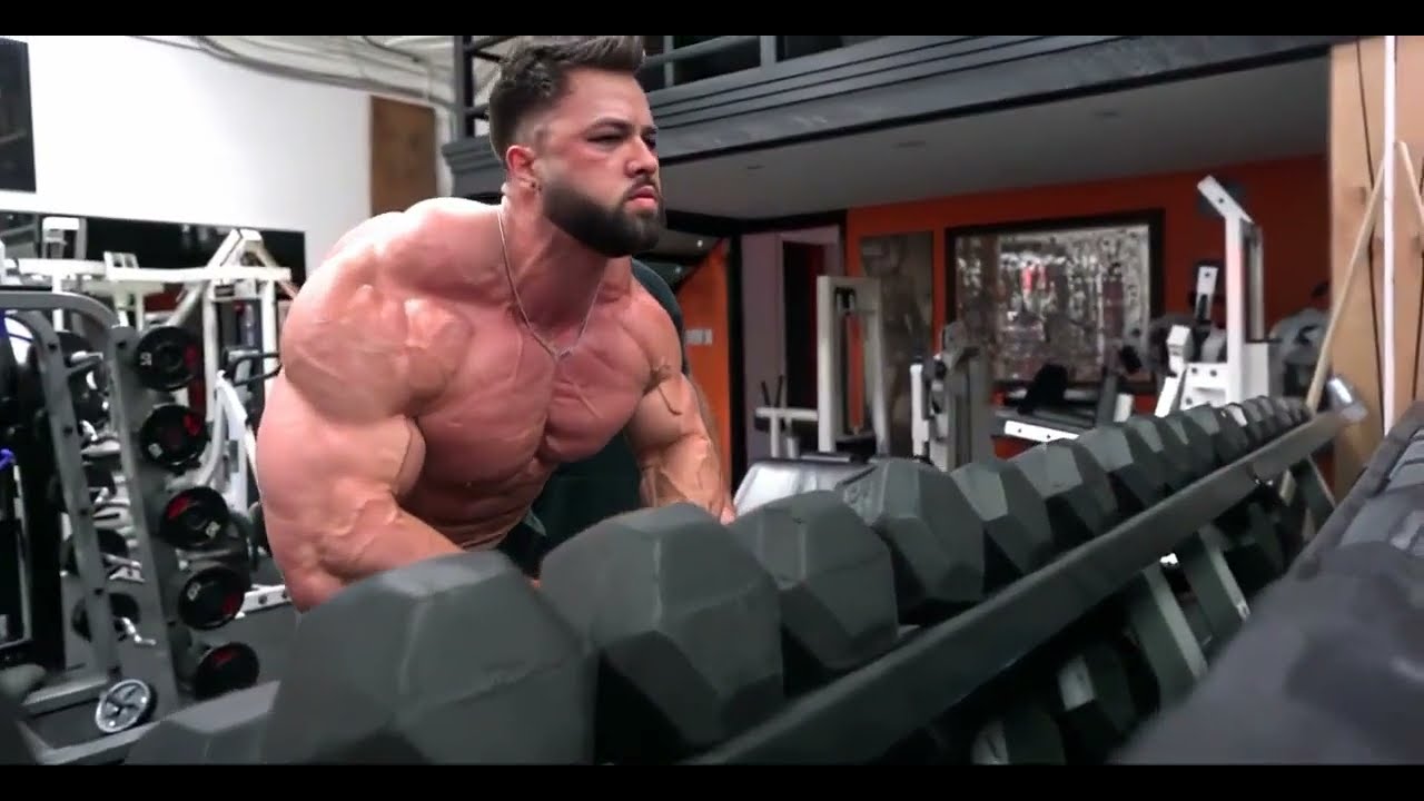 Regan Grimes flexing