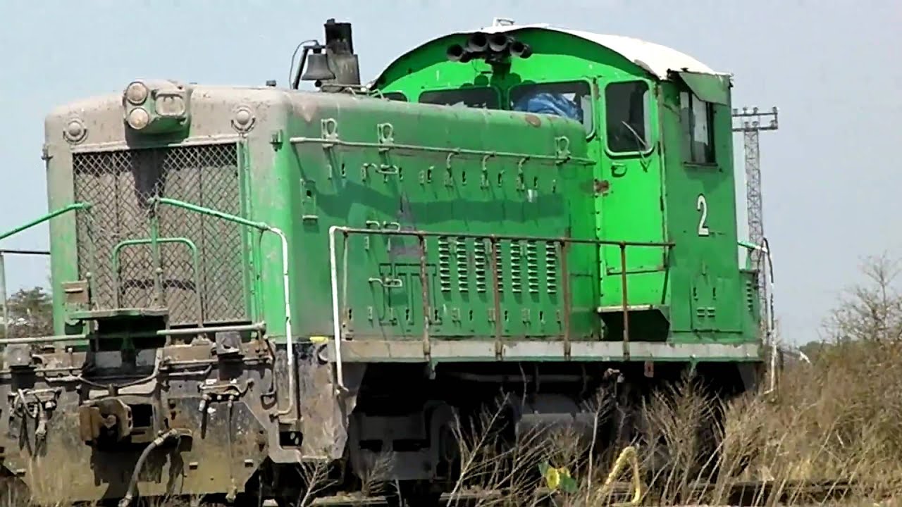 GM EMD SW8 800 HP Diesel Switcher Heading Back to Waste Management Transfer Facility