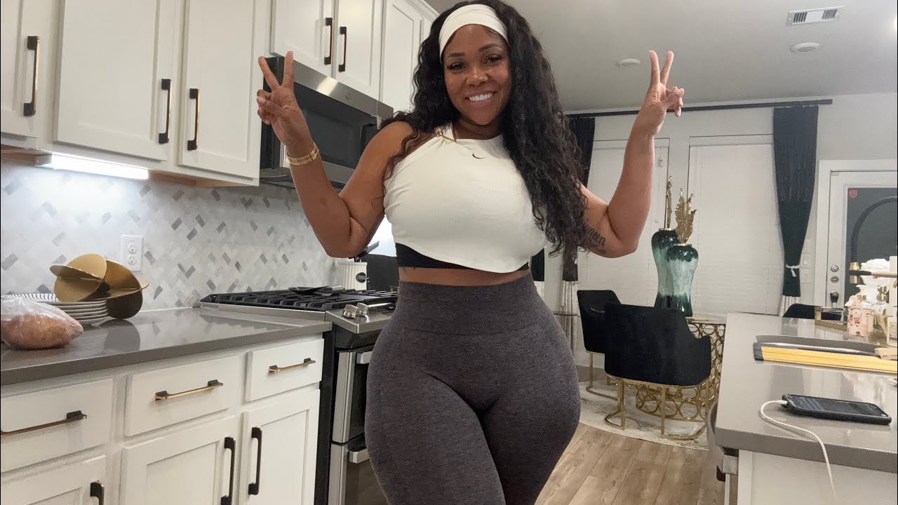 Gina Jyneen is live!